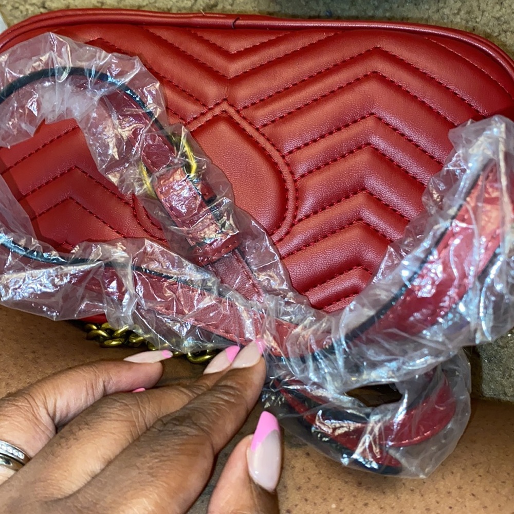 Gucci Red Chevron Quilted GG Crossbody Bag - Picture 7 of 8